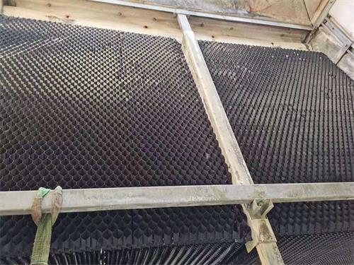 深圳招商銀行研發中心冷卻塔填料更換、底盤漏水補漏